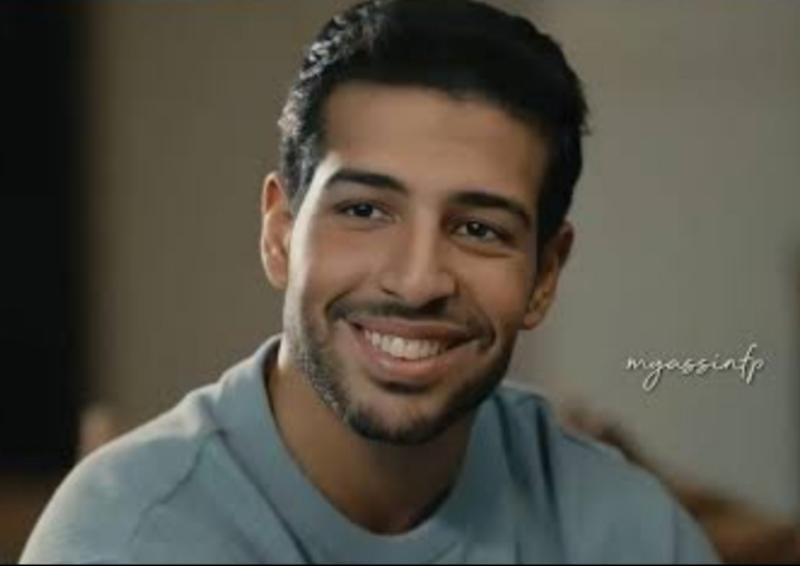 محمود عمرو ياسين جونيور في مسلسل 55 مشكلة حب ممثل جيد يطور عملا عن الاخر