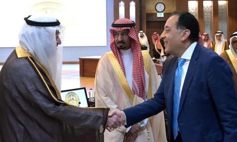 رئيس الوزراء يستقبل وفدًا من رجال الأعمال السعوديين لبحث فرص التعاون المشتركة