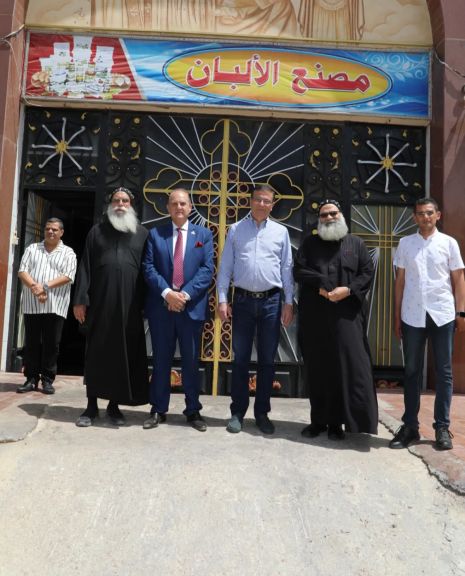 وزير الزراعة يتفقد المزارع والمشروعات الإنتاجية بدير مارمينا بالإسكندرية