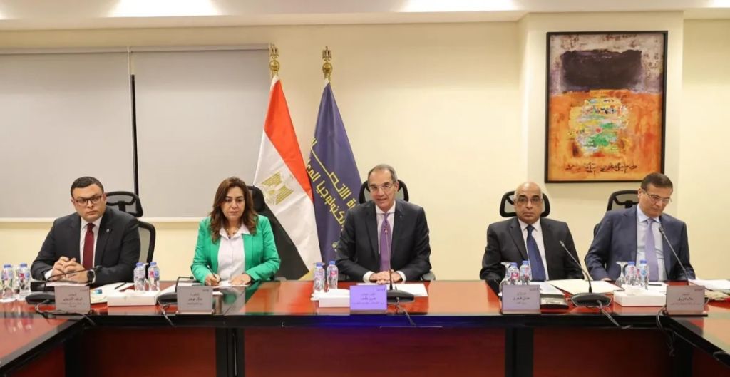 وزراء الاتصالات وتكنولوجيا المعلومات والتنمية المحلية والعدل والإسكان والزراعة