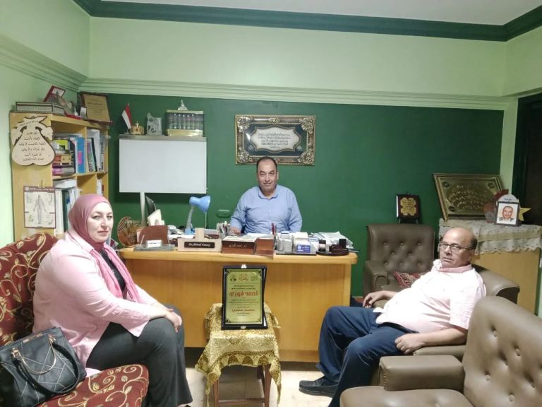 رئيس التحرير يكرم استشاري المسالك البولية بالدعاه