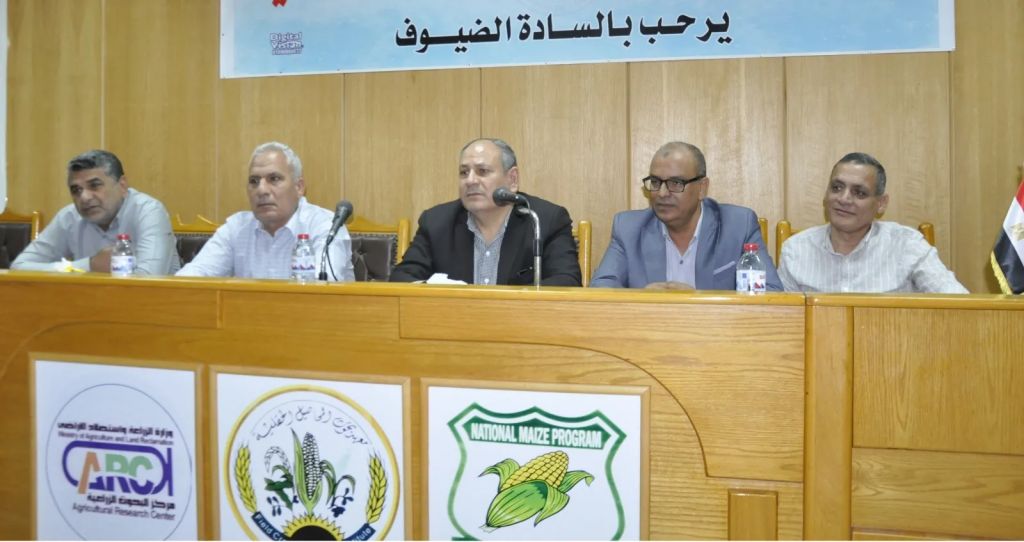 خلال اجتماع موسع بسخا.. رئيس البحوث الزراعية يبحث آليات تطوير أداء المحطات البحثية بالوجه البحري