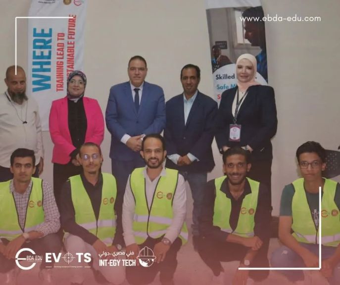 عن طريق  الفيديو كونفرانس ..  وزير العمل يشهد ختام أول دورة تدريبية لبرنامج ”فني مصري دولي” بمركز تدريب مهني السويس