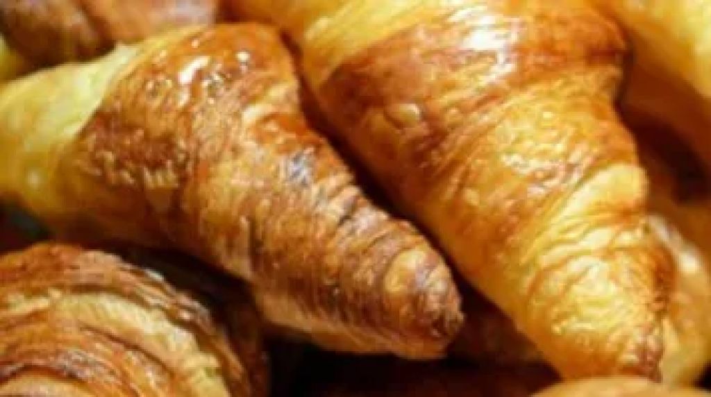 طريقة عمل 4 أنواع معجنات من عجينة واحدة بـ 3 أكواب دقيق