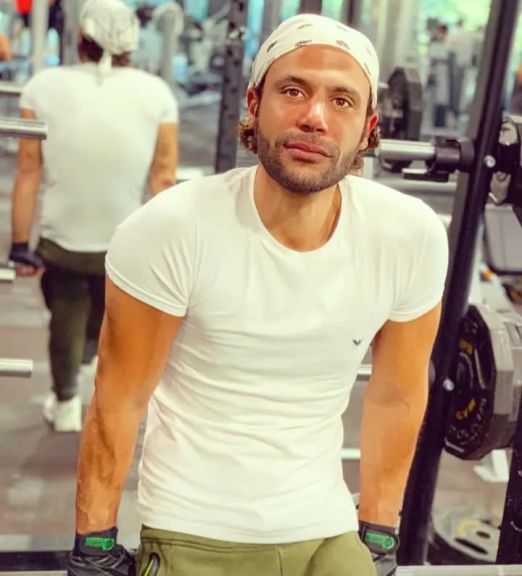 فنانون صنعوا مجدهم بالاصرار والعمل