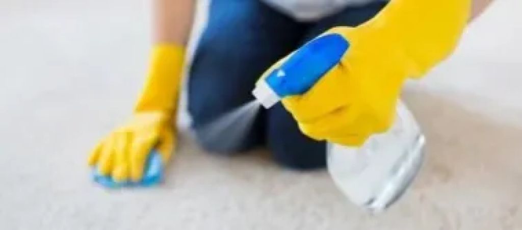 حلول سهلة لإزالة بقع السجاد فى دقائق.. مكوناتها متوفرة وبسيطة