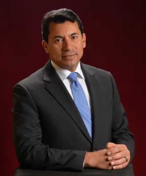 رسالة مكلومة إلي وزير الشباب والرياضة .. أبعد عنك الآفاقين المرتزقة .. بقلم الكاتب الصحفي محمد حلمي