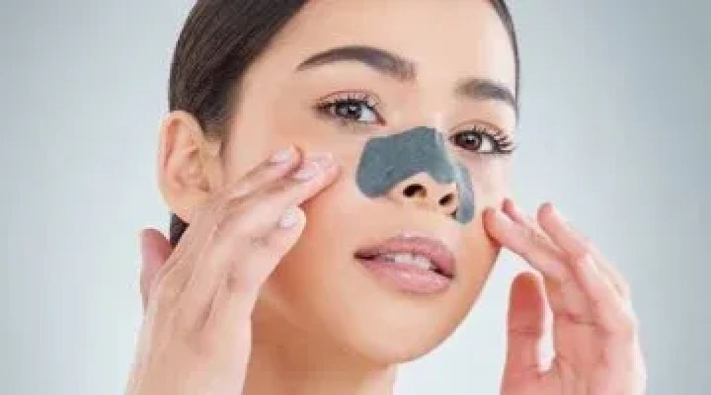 وصفات طبيعية للتخلص من الرؤوس السوداء.. من صودا الخبز للشاى الأخضر