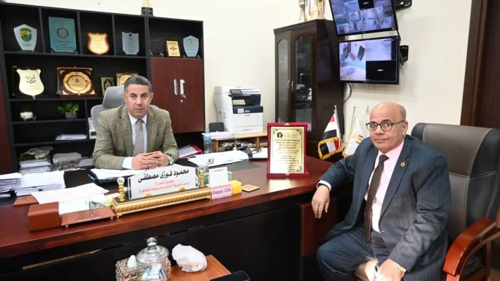 رئيس التحرير يهنئ وكيل وزارة الشباب والرياضة بالقاهرة: نجاح الانتخابات الإلكترونية بالأندية يعكس دعم التحول الرقمي