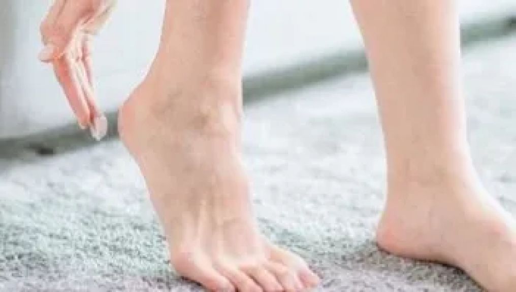 وصفات طبيعية للعناية بالقدمين.. تزيد نعومتها وتعزز ترطيبها