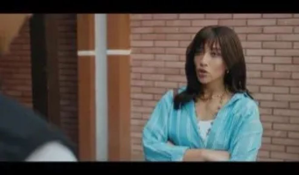 مسلسل رأس الأفعى الحلقة 2.. أحمد غزى يعتذر لجلا هشام بسبب مابدر من والده