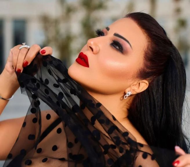 سمية الخشاب تنهي جدل خلافاتها مع غادة عبد الرازق بعد اعتذار الأخيرة