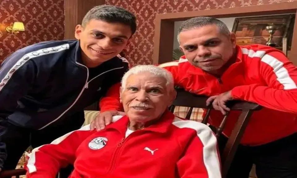 استقبال حافل للكابتن حسن شحاتة في نادي النصر الرياضي خلال مباراة ودية أمام نادي الجزيرة