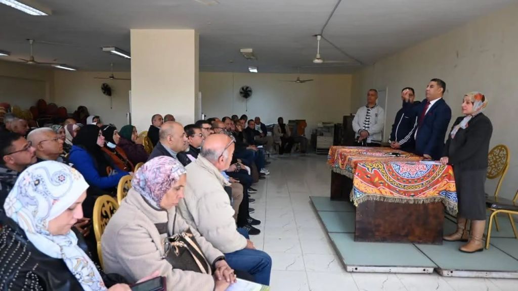 ” فوزى ” يعقد اجتماعاً موسعاً مع مديري المناطق ومراكز الشباب ويؤكد على الانضباط  وخطة  العمل خلال المرحلة المقبلة .. القاهرة مشهد جديد