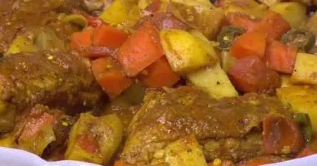 طريقة عمل صالونة الدجاج.. أكلة لذيذة فى طبق واحد