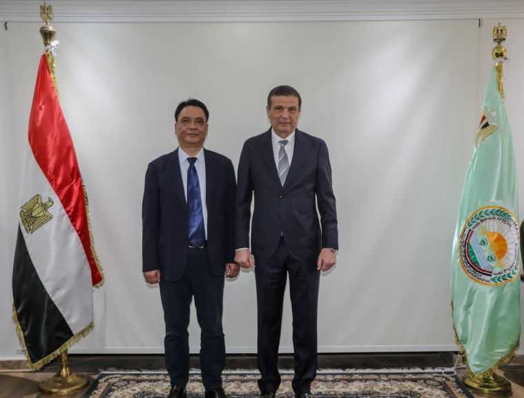 وزير الزراعة يبحث مع وفد من المستثمرين الصينيين آفاق التعاون في التصنيع الزراعي والتكنولوجيا الحديثة