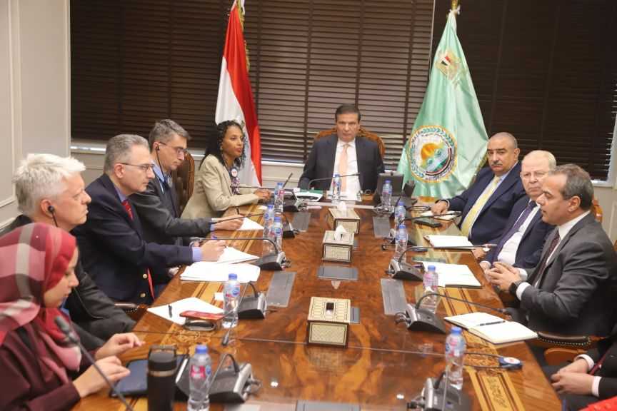 وزير الزراعة يلتقي المديرة الإقليمية للبنك الدولي لبحث تعزيز التعاون الاستراتيجي ومبادرات الأمن الغذائي والمياه