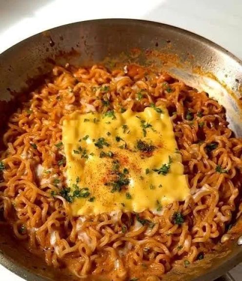 طريقة عمل النودلز الصيني بجبنه
