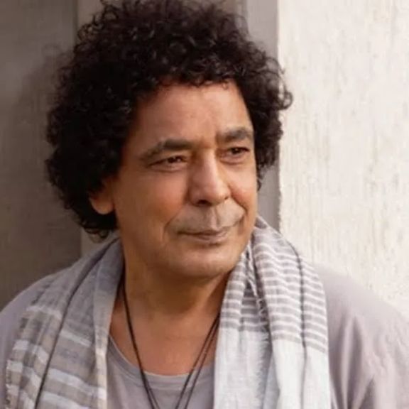 الكينج محمد منير يقرر تأجيل تصوير الكليب الجديد له بعد اصابته بازمه صحيه