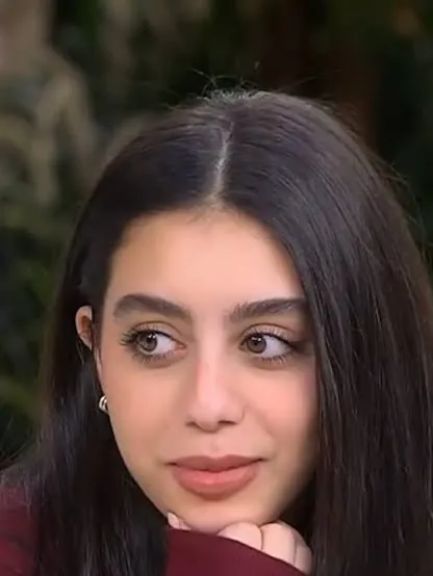 الفنانه الشابه ياسمينا العبد : منى زكي مثل الأعلى وأتمنى عمل كوميدي بمشاركه هشام ماجد